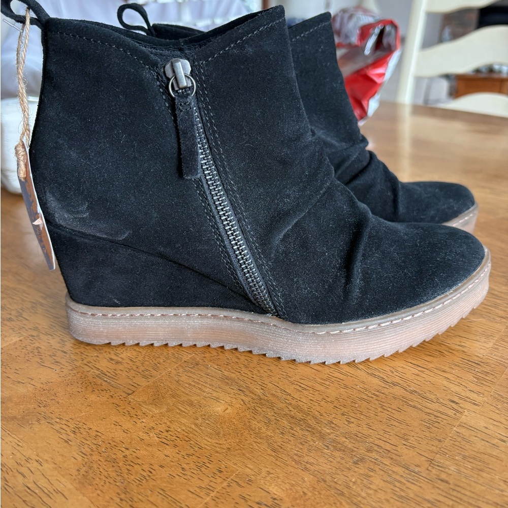 Sofft Black Suede Wedge Boots